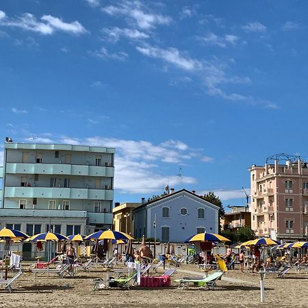 Hotel Acquamarina Viserba Римини Экстерьер фото