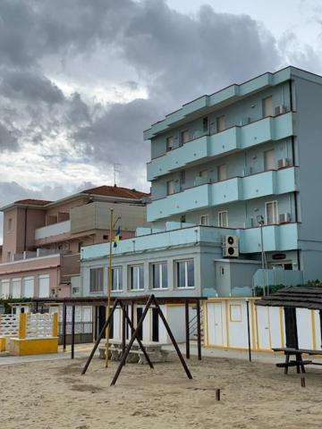 Hotel Acquamarina Viserba Римини Экстерьер фото