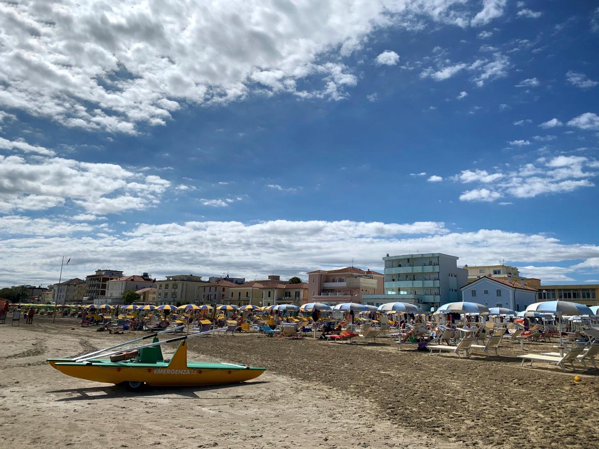 Hotel Acquamarina Viserba Римини Экстерьер фото