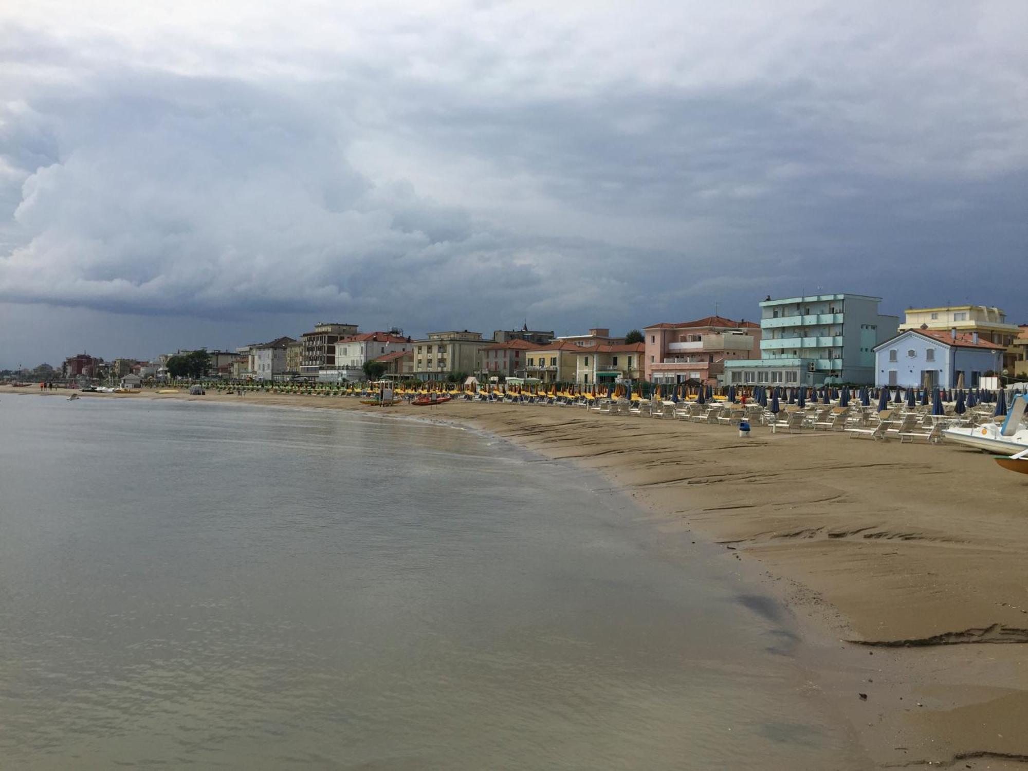 Hotel Acquamarina Viserba Римини Экстерьер фото