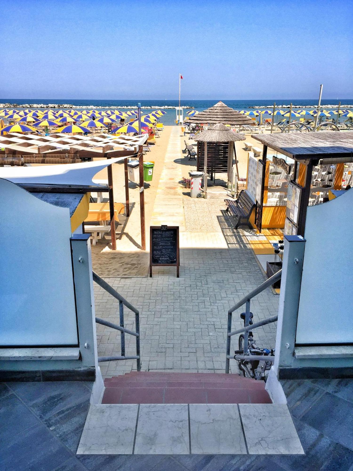 Hotel Acquamarina Viserba Римини Экстерьер фото