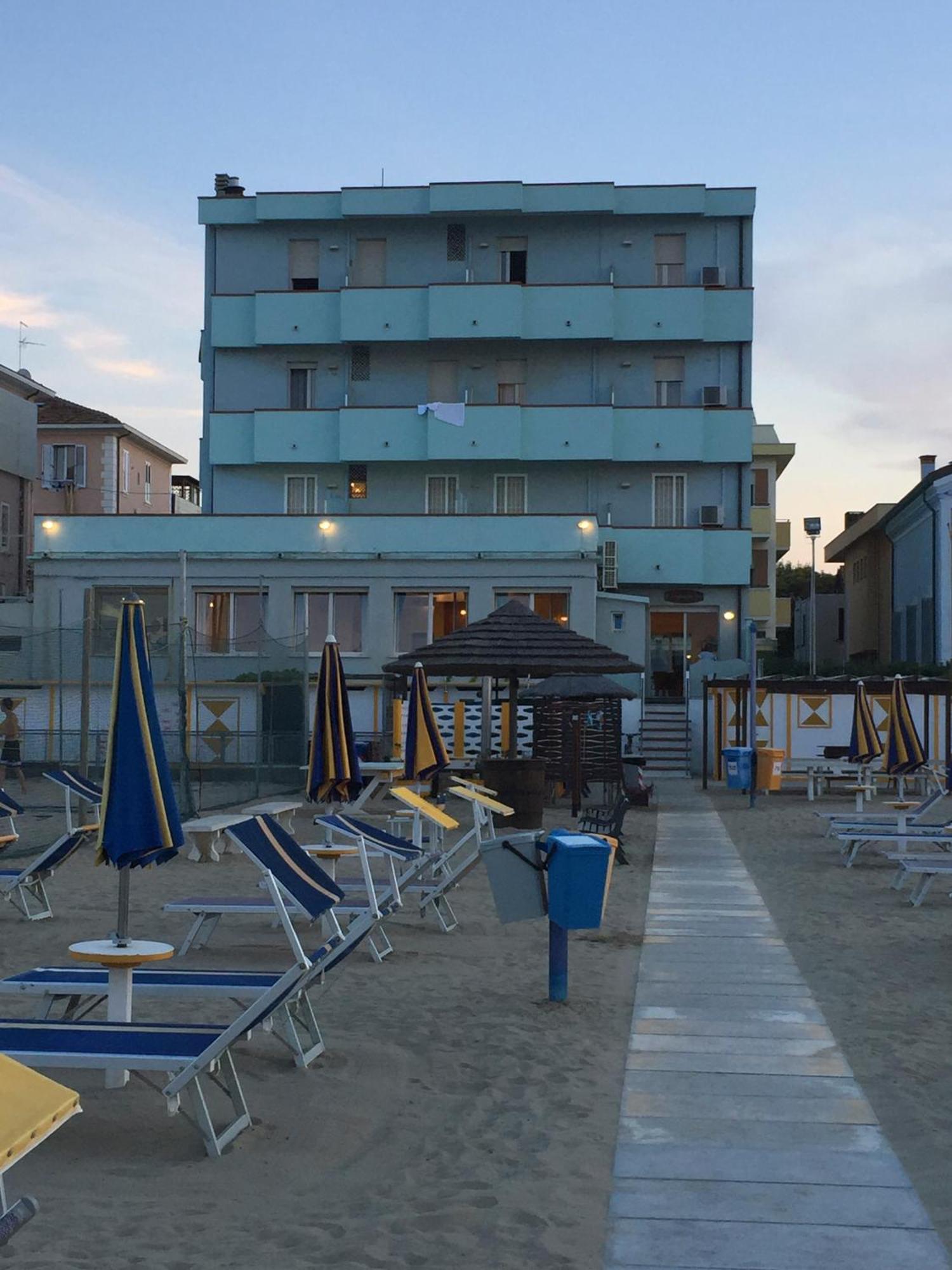 Hotel Acquamarina Viserba Римини Экстерьер фото